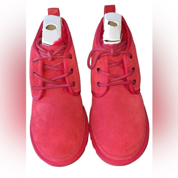 Red Women’s Neumel Uggs Size 8 - Picture 2 of 6
